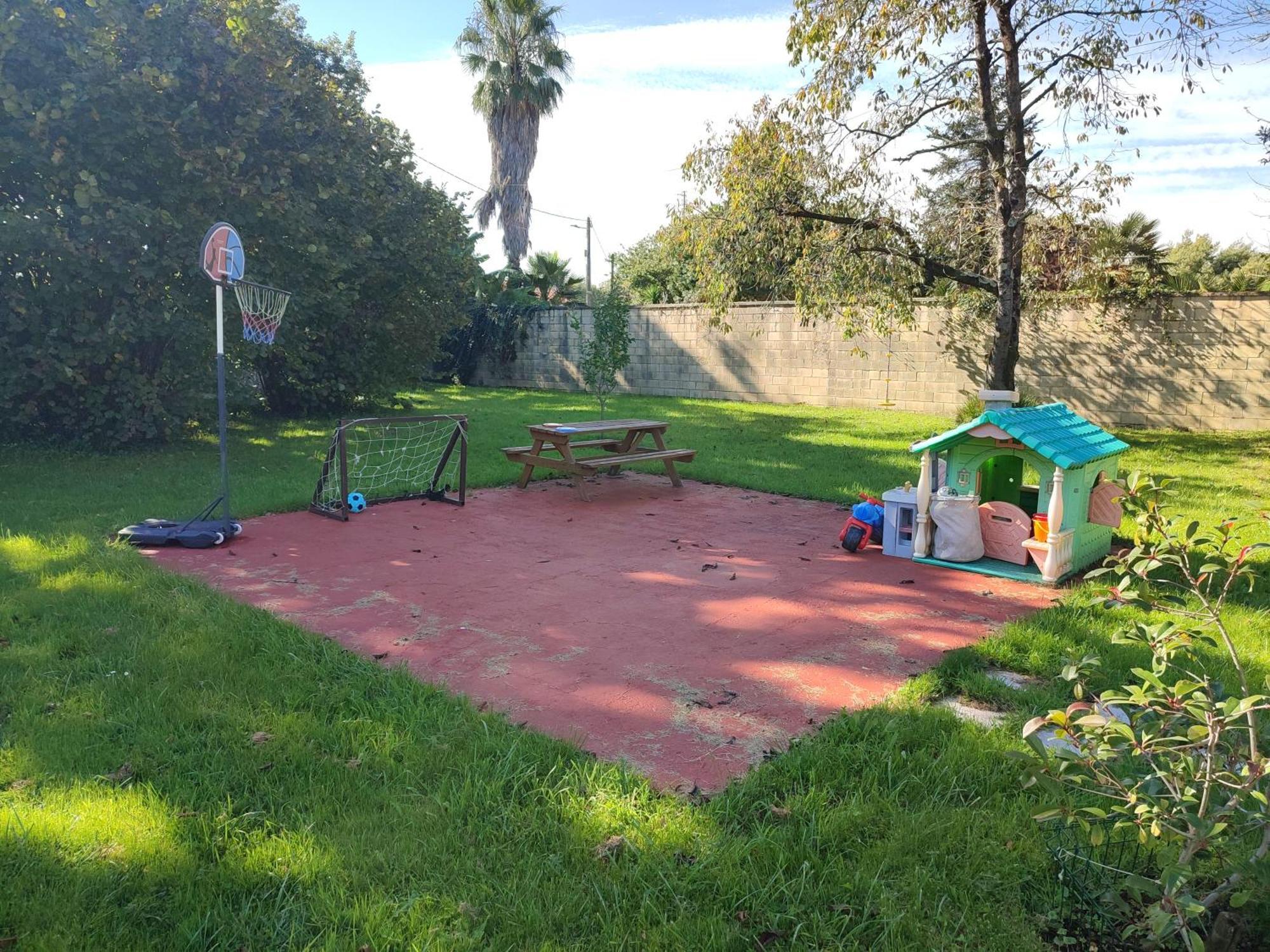 Family House Gijon Βίλα Εξωτερικό φωτογραφία