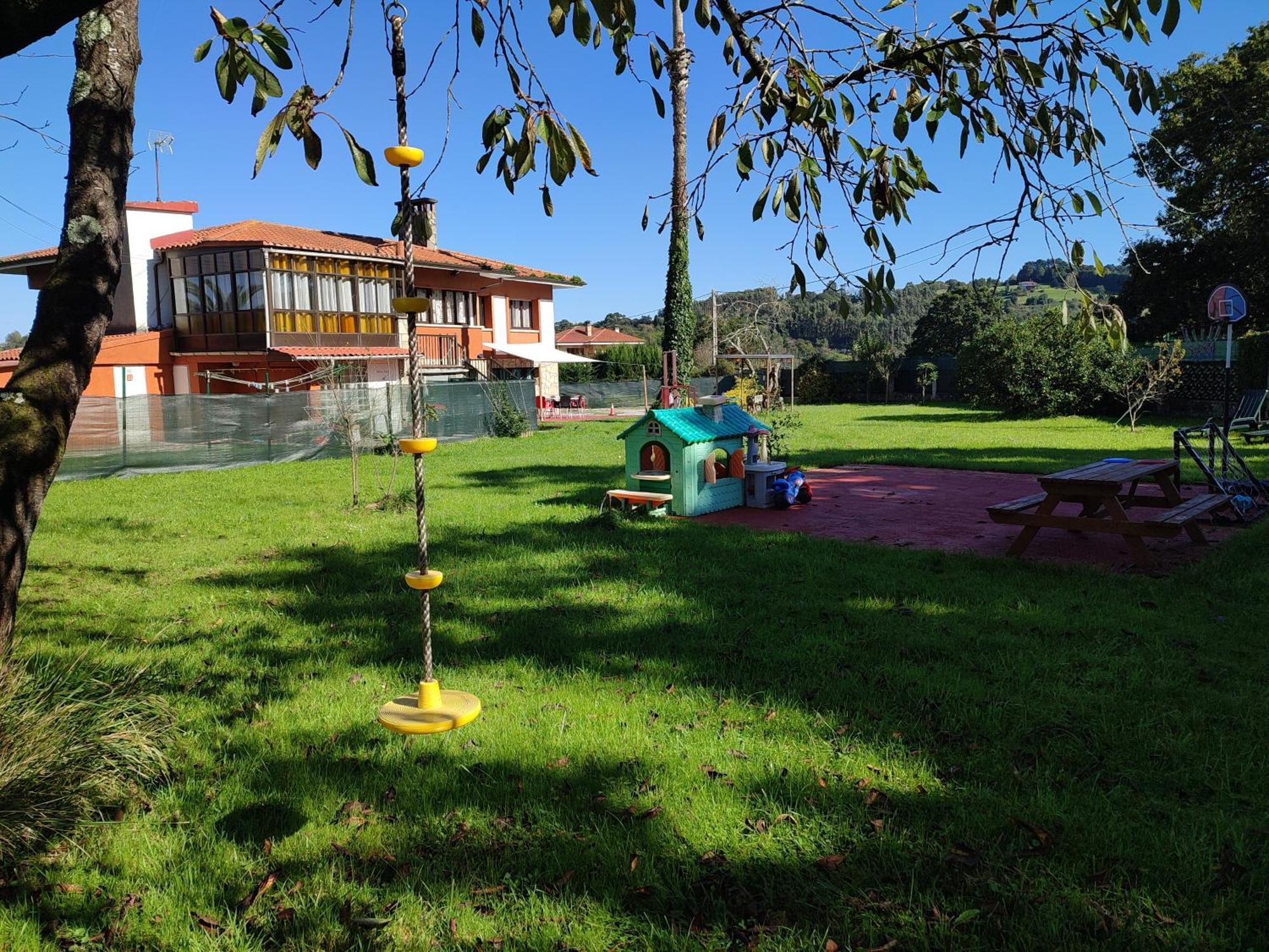 Family House Gijon Βίλα Εξωτερικό φωτογραφία